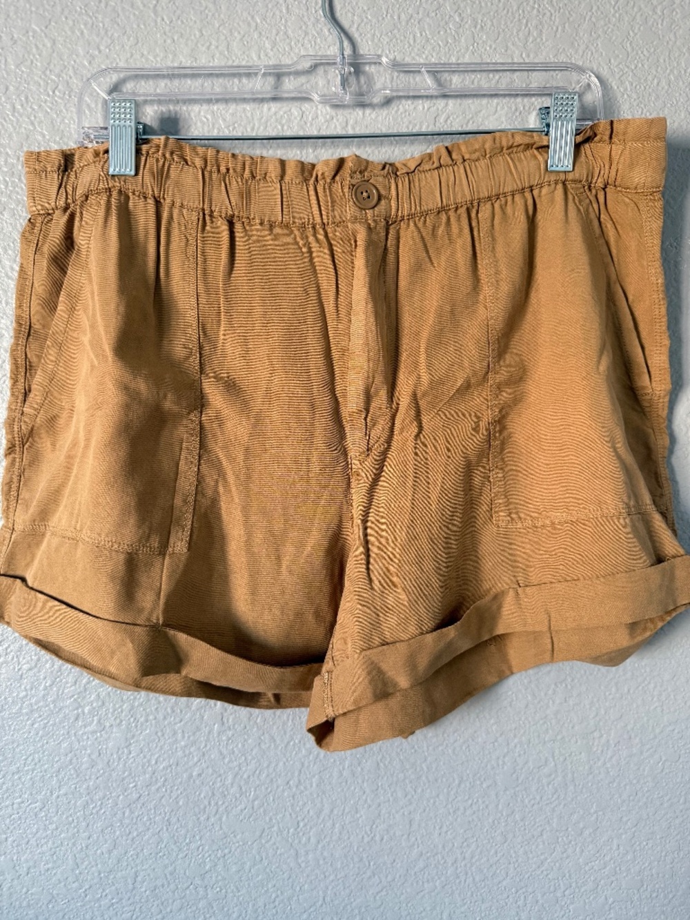 Aerie NWT Tan Elastic Waist Shorts